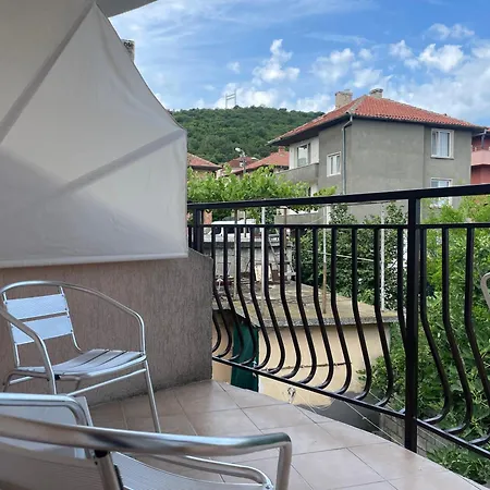 Guest house Guest Rooms Marina